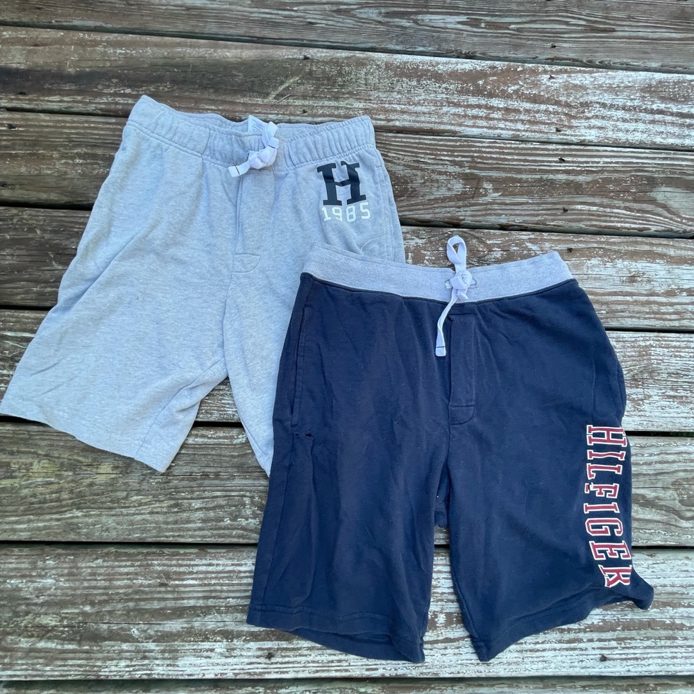 TOMMY HILFIGER SHORTS BUNDLE (SIZE SMALL)